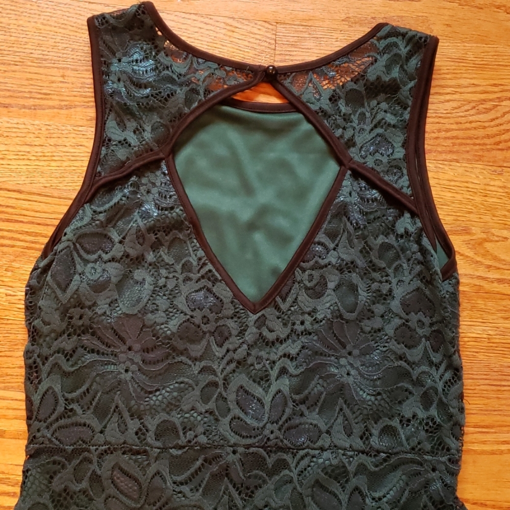Dress - Picture 4 of 8